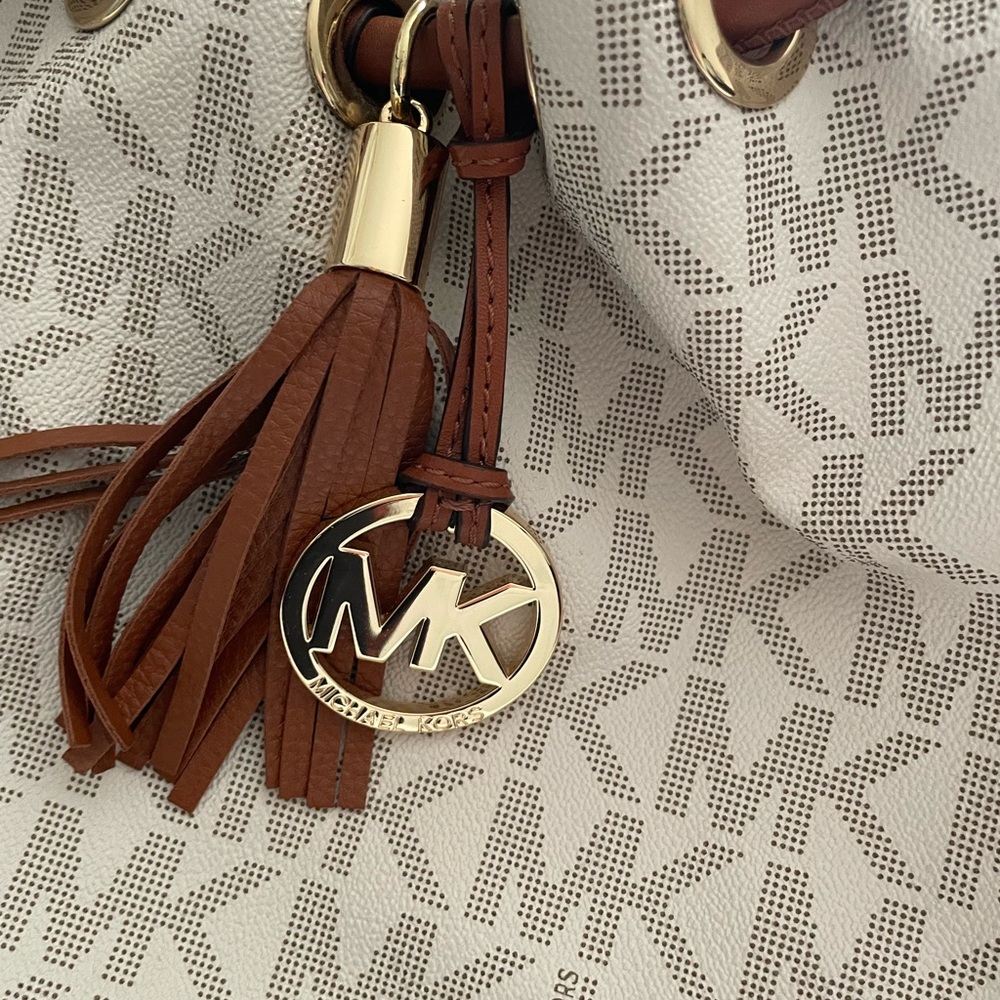 Michael kors: logo purse - Picture 2 of 7